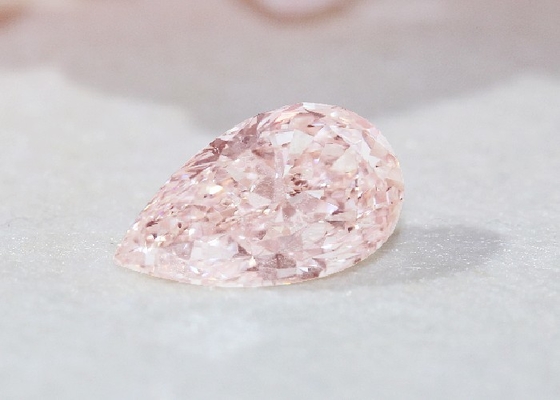 Des diamants de couleur de laboratoire de fantaisie rose CVD Poire modifiée 2+ct Certificat IGI