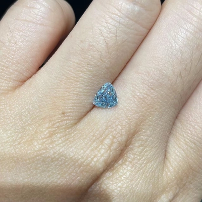 le laboratoire 0.89Carat a créé les diamants colorés triangulaires a coupé les diamants synthétiques bleus