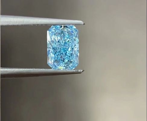 coupe brillante rayonnante de diamants bleus développée par laboratoire de 4ct 10 Mohs de grande taille