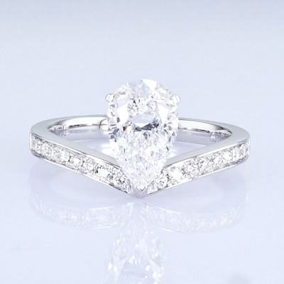 18k en forme de poire blanc de laboratoire de diamants de grande taille Ring Princess Design pour les cadeaux pour la fête