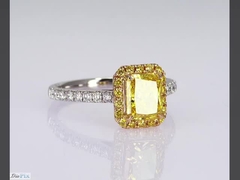 1.1ct Forme rayonnante Excellente coupe Fancy Vivant Jaune Laboratoire Créé Diamant 18K Or Ensemble Engagements