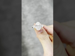 Des diamants fabriqués en laboratoire, des bijoux à trois pierres, des alliances, des bagues de mariage, des diamants cultivés.