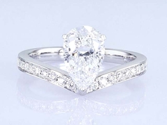 18k en forme de poire blanc de laboratoire de diamants de grande taille Ring Princess Design pour les cadeaux pour la fête